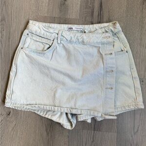 Zara High Waisted Light Denim Wash Skort Size Medium